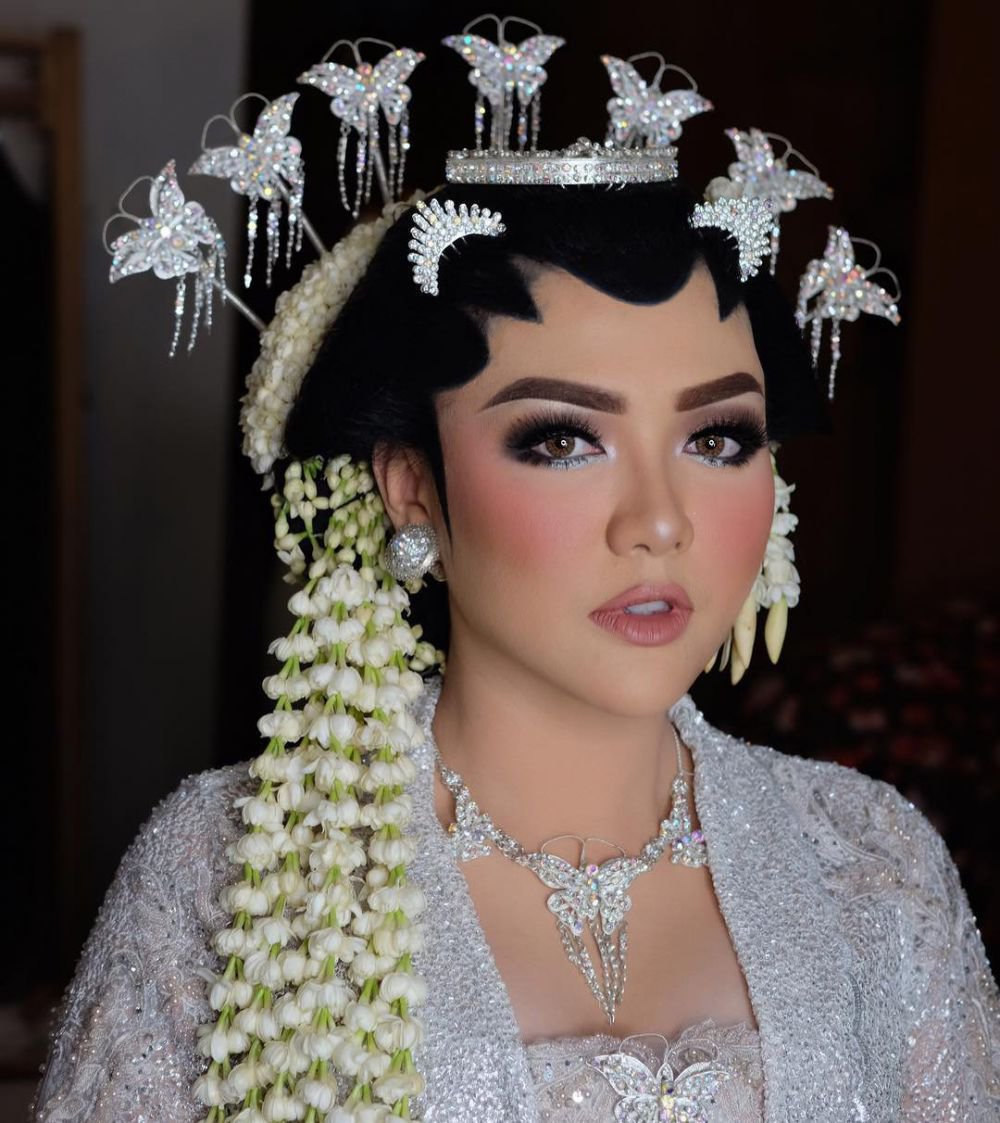 Tampil Cantik Saat Menikah Makeup Vicky Shu Dibandingkan Dengan