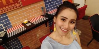 Ayu Ting Ting Pamer Wajah Close Up, Netizen: Alis Lintah Bibir Cabe