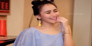 Buset, Harga 2 Kalung Ayu Ting Ting ini Bisa Buat Beli Tanah Lho, Bikin Tercengang