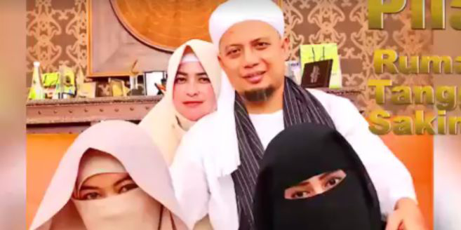 Video Ustad Arifin Ilham Ceramah Pilar Keluarga Sakinah Di Depan 3 Istrinya Feed Merdeka Com