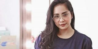 Tidak Biasa, Nagita Slavina Mau Dipeluk Dan Dipegang bagian Ininya Oleh Denny Cagur