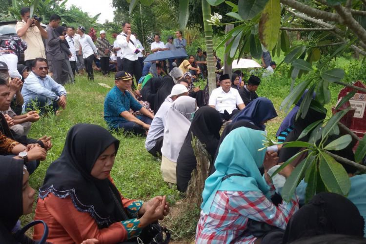 Kutai Timur Merdeka Com Kades Sangkima Meninggal Dunia Bupati