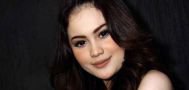 Ternyata anak Jennifer Dunn sudah duduk di bangku sekolah dasar?