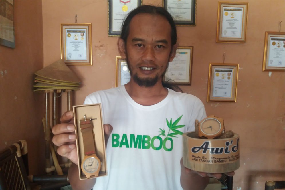 Bandung Merdeka com Keren Jam bambu  bikinan Indonesia 