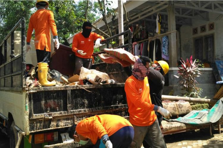 Bandung - Merdeka.com | Rumah Zakat terjunkan tim relawan ...