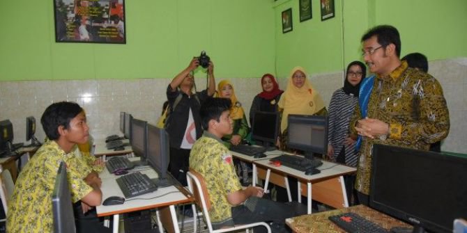 news/2018/04/09/157045/komisi-x-apresiasi-kesiapan-siswa-smp-kota-surabaya-hadapi-unbk-180409k.jpg