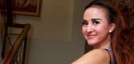 Pamer foto seksi dengan swimsuit, perut Cynthiara Alona tampak buncit, sedang hamil?