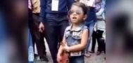 Bergaya modis, siapa sangka anak kecil ini hafal semua nama menteri