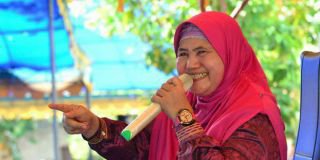 Gaul! Mamah Dedeh ikut main tiktok dan goyang kepala!