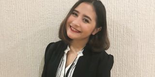 Dinyinyirin Netizen Karena Pamer Kuliah, Begini Tanggapan Prilly Latuconsina