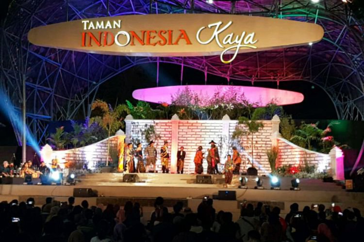 Taman Indonesia Kaya Di Kawasan Jalan Menteri Supeno