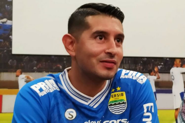 Bandung Merdeka Com Persib Bandung Perkenalkan Pemain Anyarnya Ezteban Vizcarra