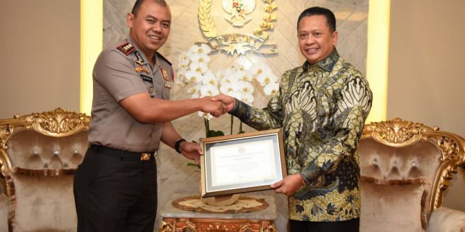 news/2019/02/01/164888/ketua-dpr-beri-penghargaan-atas-keberhasilan-polres-kabupaten-bogor-190201a.jpg