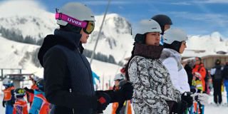 Pamer Foto Main Ski di Prancis, Luna Maya Disebut Mirip Syahrini