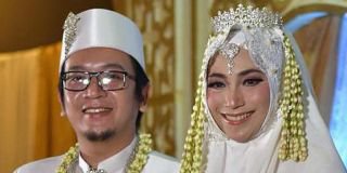 Penyanyi Jadul Inka Christie Menikah di Usia 44 Tahun