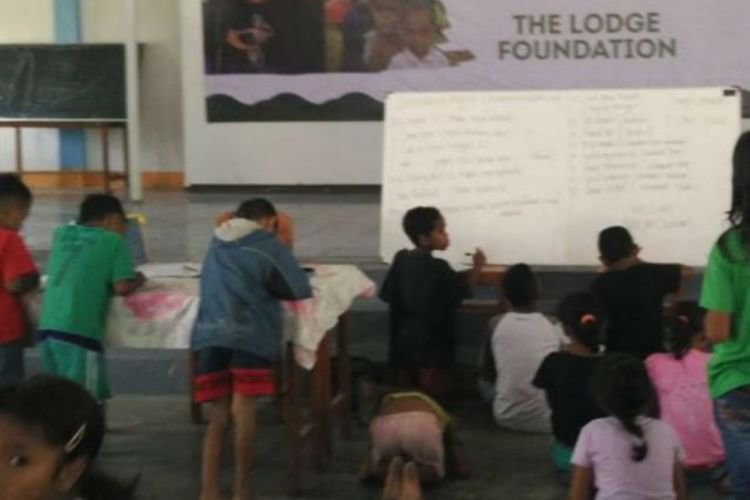 Bandung Merdeka Com The Lodge Foundation Buka Kursus Bahasa Inggris Gratis Di Labuan Bajo
