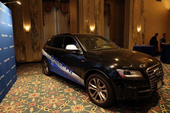 Modifikasi dari Audi Q5 sport ini adalah mobil tanpa supir (driverless) buatan Delphi Automotive