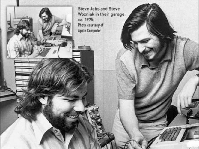 Steve Jobs dan Steve Wozniak bekerja bersama di garasi