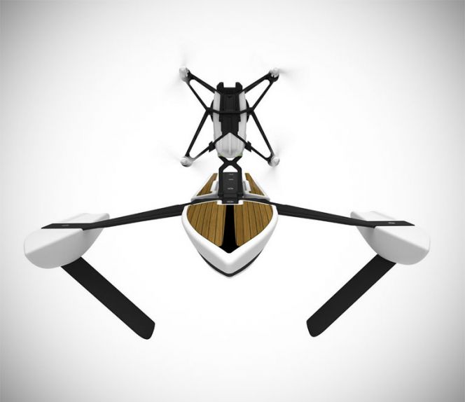 Sekilas memang terlihat seperti drone biasa. Namun jika diperhatikan, ia mempunyai kaki panjang.