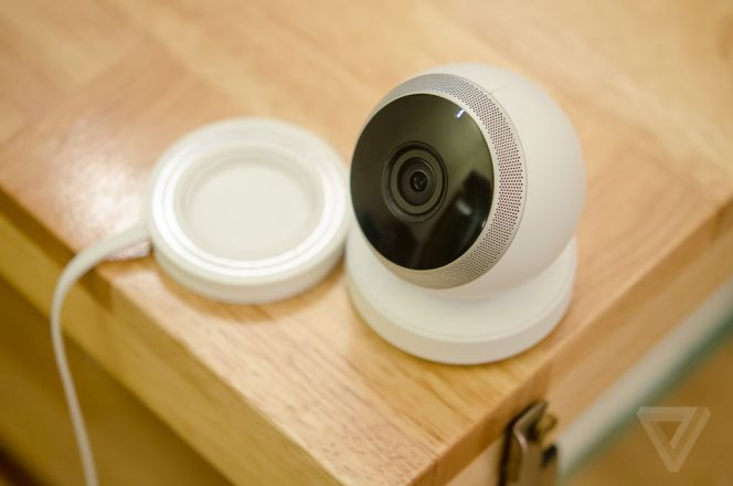 Ketika kamera Logi dipindahkan dari charger magnetiknya.