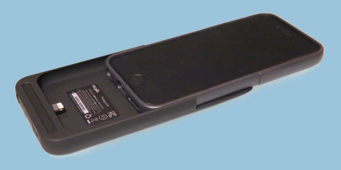 Didesain untuk iPhone 6, Prong sangat mudah untuk digunakan dan tentu saja, mudah untuk dibawa ketika Anda sedang mengisi daya iPhone.