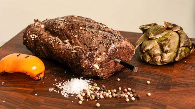 Caranya, sebelum memasak, Anda bisa menancapkan Meater pada daging yang ingin dimasak. Setelah itu, biarkan perangkat ini menentukan kematangan daging tersebut.