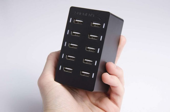 Charger Sabrent dilengkapi 10 port untuk mengisi 10 perangkat sekaligus.