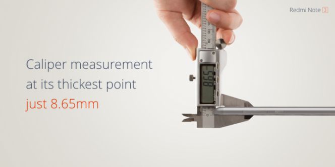 Hanya setebal 8,65mm, ponsel ini cukup handy dan mudah untuk diselipkan dalam saku atau purse Anda.