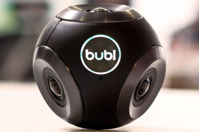 Berukuran mungil, kamera ini sangat mendukung teknologi VR yang sedang mulai banyak digandrungi para penggemar gadget.
