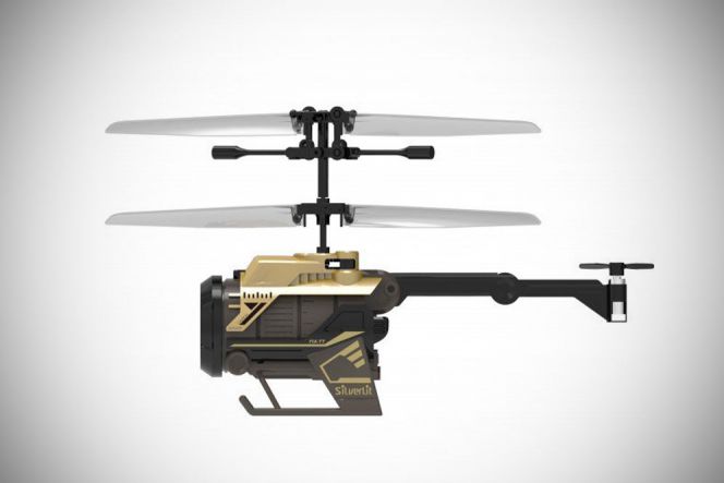 Standar drone yang dilengkapi kamera adalah kemampuan untuk bisa dikendalikan secara digital. Pengguna bisa mengendalikan sambil memilih sendiri angle yang tepat untuk merekam video atau memotret.