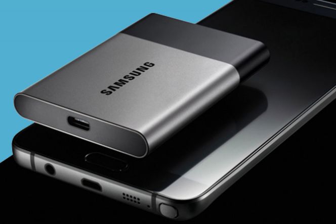 Karena telah dibekali dengan USB 3.1 Type C, piranti ini juga kompatibel saat Anda harus mengkoneksikannya dengan MackBook 12 inci versi terbaru.