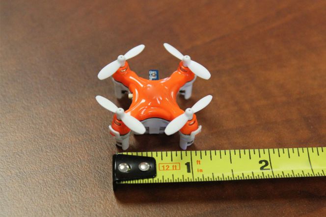 Berukuran 3 x 3 x 2cm, Aerius mengusung baterai berkapasitas 80mAh yang akan memberikan tenaga untuk terbang selama 5-7 menit.