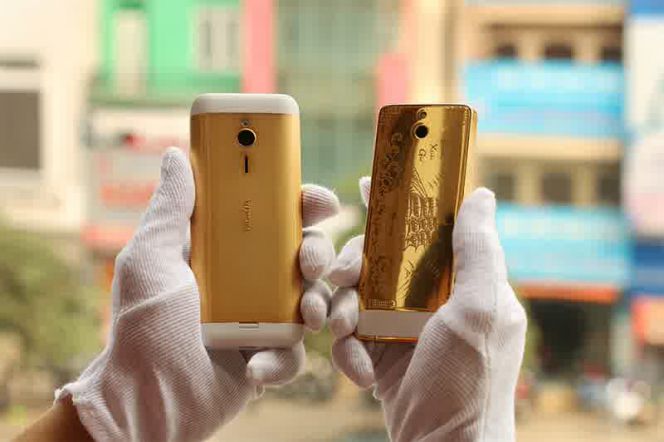 Nokia 230 berlapis emas 24 karat