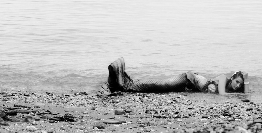 Wah! Ada Putri Duyung Cantik yang Terdampar  Sooperboy.com