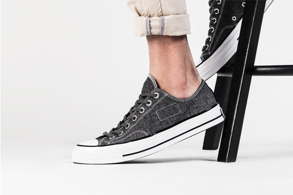 converse dan koleksi sepatu berwarna kelam sooperboy converse dan koleksi sepatu berwarna kelam sooperboy