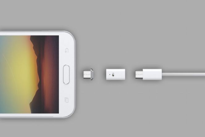 Seperti yang Anda lihat pada gambar di atas, ada 3 bagian yang akan menancap pada lightning port iPhone. Apa fungsinya? Simak foto berikutnya...