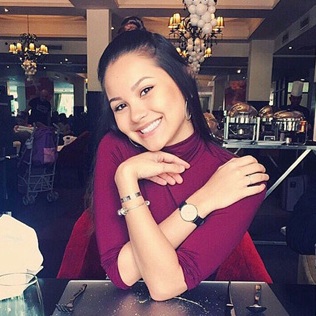 Foto-Foto Cantik Pacar Al Ghazali, Alyssa Daguise 