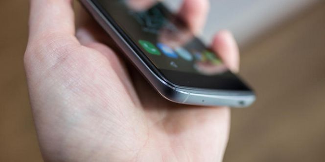 Baik model Idol 4 maupun Idol 4S telah dilengkapi dengan fitur audio dari JBL. Jadi untuk urusan audio, jangan ragukan kemampuan dari dua smartphone ini.