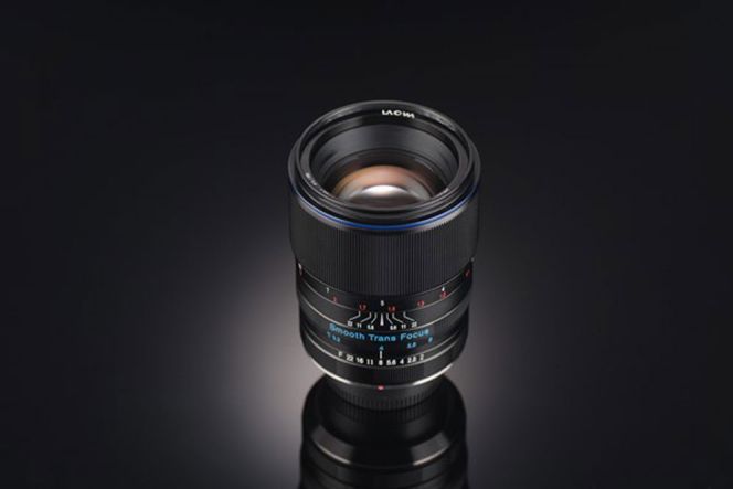 Terdapat 11 elemen yang terbagi atas 8 grup dalam lensa zoom ini. Pihak Venus mengatakan bahwa hal inilah yang membuat Laowa 105mm mampu menghasilkan chromatic abberation dalam level paling rendah.