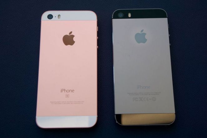 Jika diperhatikan, iPhone 5s tak memiliki banyak varian warna. Inilah yang membedakannya dengan iPhone SE, selain tentu saja, tulisan di back casingnya.