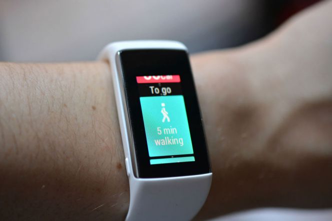 Dengan menggunakan fitness tracker ini, tujuan target Anda dalam berolah raga akan terasa ringan dan tentu saja, lebih gaya!
