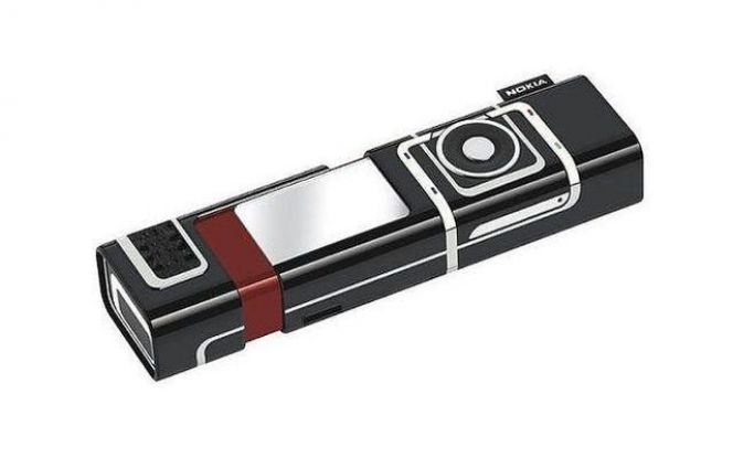 Nokia 7280 diluncurkan pada tahun 2005 tanpa tombol keyboard.