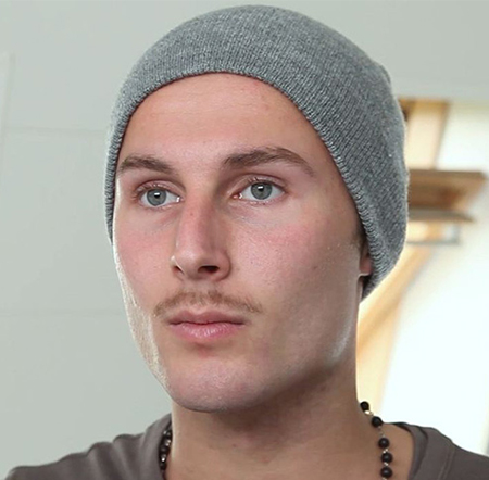 Bosan Dengan Gaya Kumis Anda? Contek Model Keren ini 