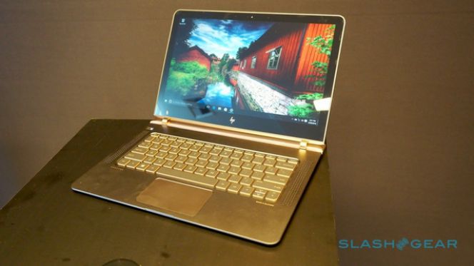 Notebook pesaing MacBook ini dibekali dengan teknologi layar IPS Full HD dan Gorilla Glass 4 yang membuat tampilan layar cukup baik, meski tak se-sempurna penggunaan panel 4K.