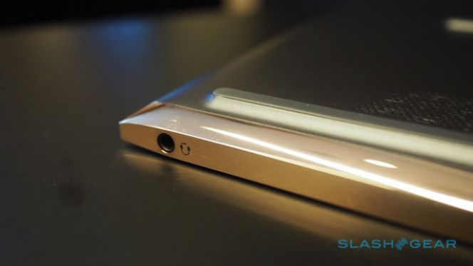 Nampak samping dari HP Spectre 13,3inci.