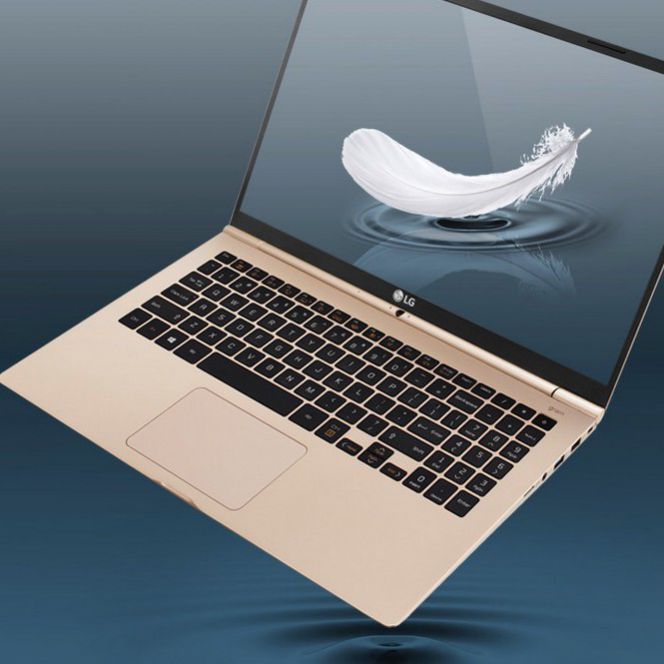 Jika dilihat, penampilan LG Gram memang mirip dengan MacBook pro. Namun, setelah diamati berulang maka Anda akan menyadari jika laptop besutan LG ini jauh lebih tipis dan terkesan lebih modern.
