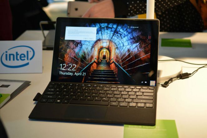 Pada dasarnya, Switch Alpha 12 memang sebuah tablet berbasis Windows 10. Keyboard yang menyertainya hanyalah pelengkap untuk memudahkan Anda dalam bekerja.