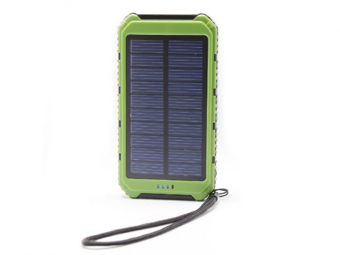 Seperti halnya power bank, charger ponsel bertenaga surya ini bisa menyimpan daya hingga 10.000mAh. Charger portabel ini bisa diisi ulang dengan menjemurnya di bawah terik sinar matahari. Jika Anda gemar berwisata ke pegunungan atau camping hingga berhari-hari, maka jangan lupa membawa charger portabel tersebut.