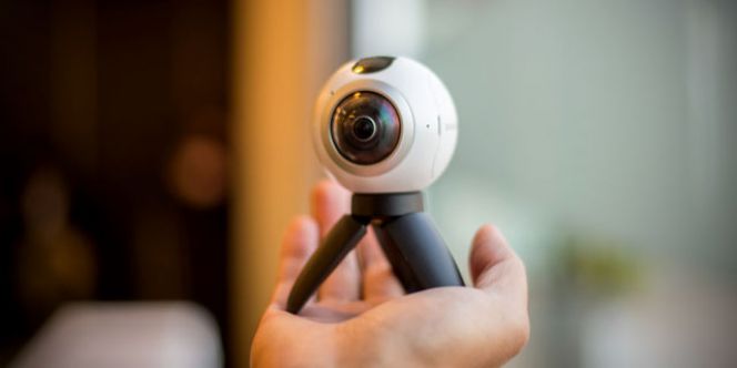 Penampakan unik kamera bundar Gear 360 dari Samsung