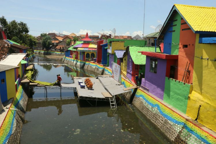 Banyuwangi Merdeka com FOTO Melihat dari dekat rumah 